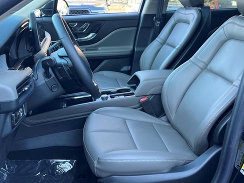 New 2026 Lincoln Corsair Premiere image 13