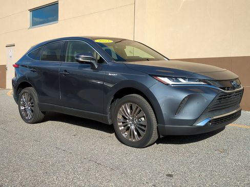 Used 2021 Toyota Venza Limited w/ Advanced Technology Package image 2