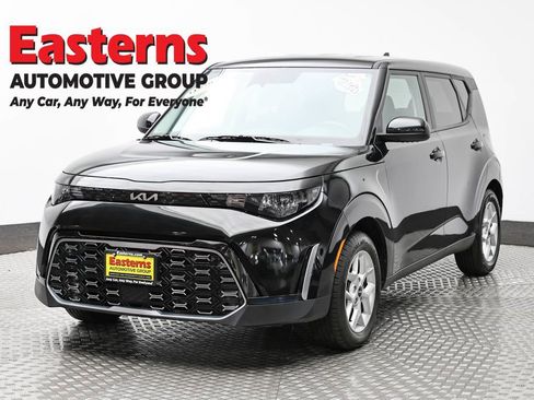 Used 2024 Kia Soul LX w/ Option Group 015 image 1