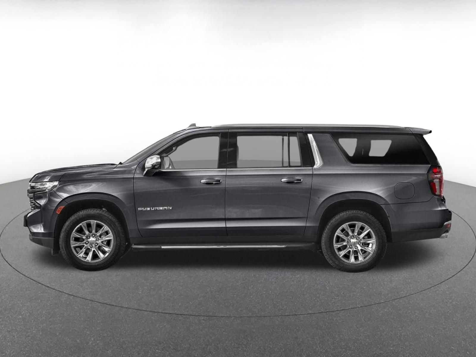 Used 2023 Chevrolet Suburban Premier AWD/4WD image 3