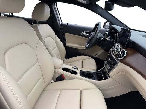 Used 2020 Mercedes-Benz GLA 250 image 17