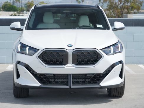 New 2027 BMW X2 xDrive28i AWD/4WD image 2