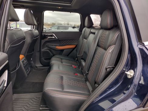 Used 2022 Mitsubishi Outlander SEL image 8