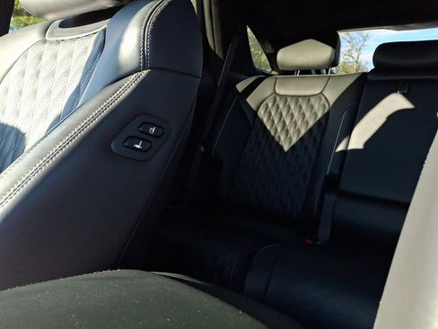 Used 2022 Genesis GV70 3.5T Sport w/ Sport Advanced Package image 18