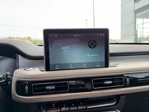 Used 2023 Lincoln Aviator AWD w/ Premium Package image 19