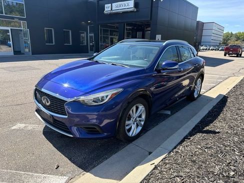 Used 2019 INFINITI QX30 FWD image 1