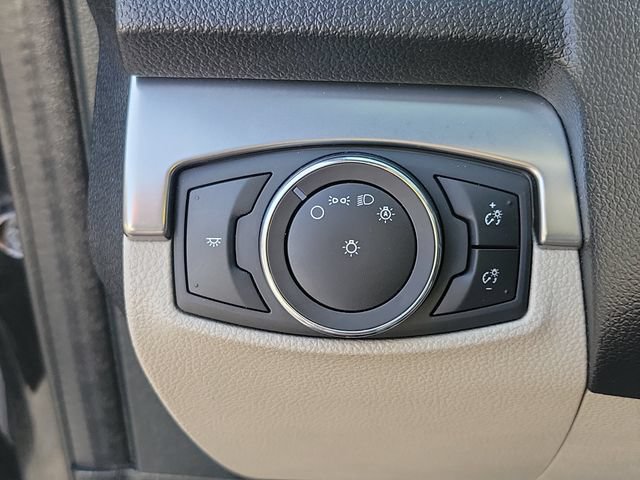 Used 2018 Ford Explorer XLT AWD/4WD image 11