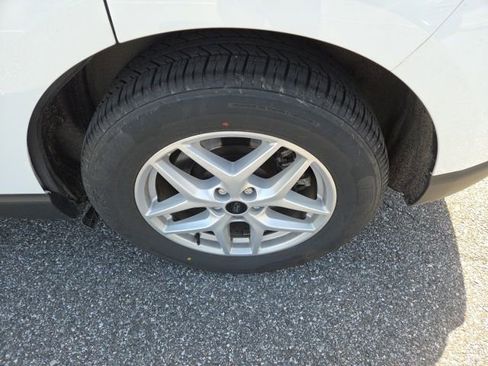 Used 2024 Ford Edge SEL image 11