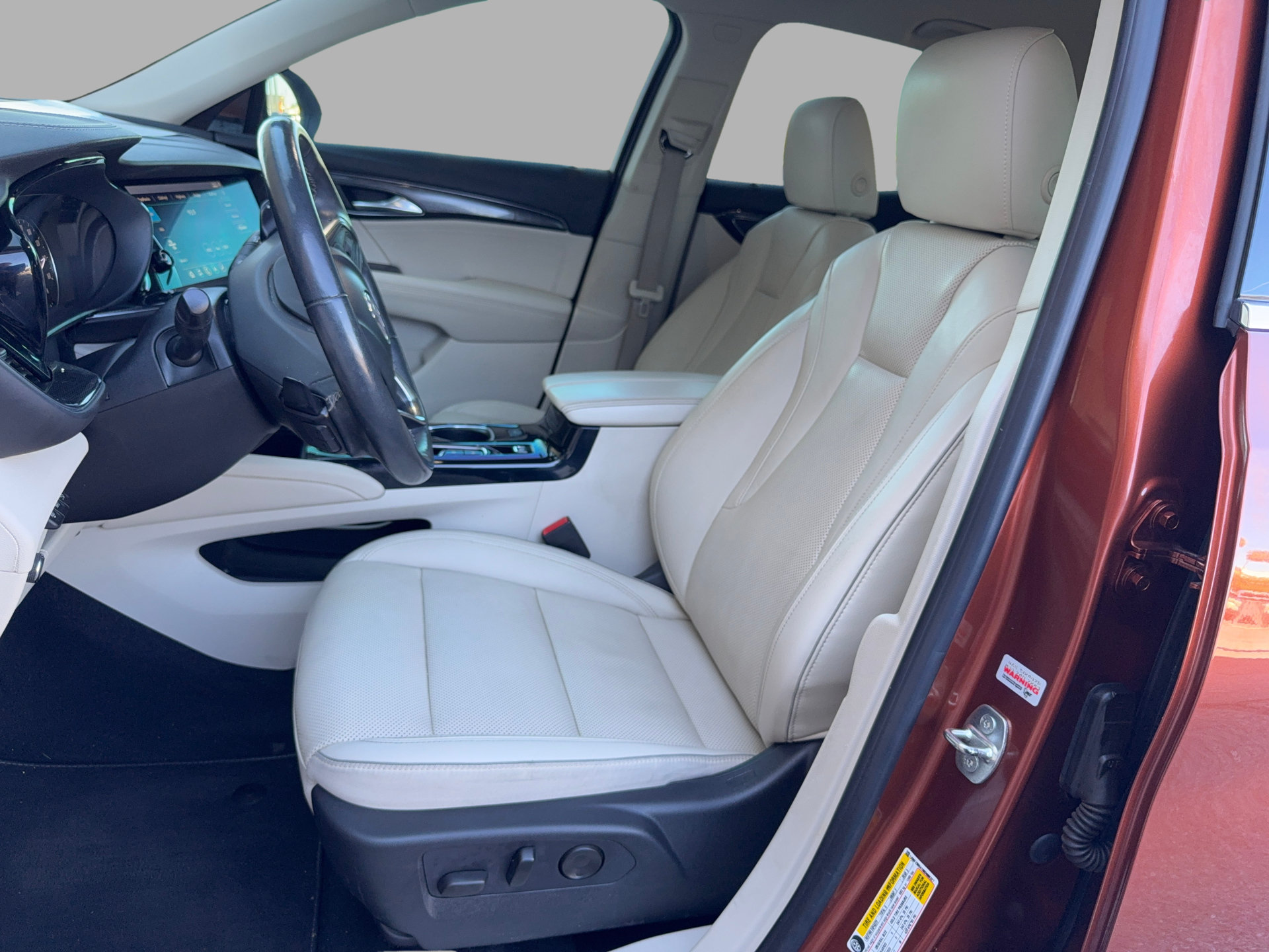 Used 2021 Buick Envision Essence w/ Technology Package I FWD image 11