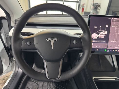Used 2021 Tesla Model 3 Standard Range Plus RWD image 12