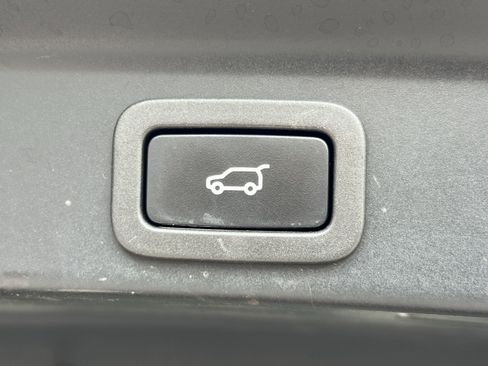 Used 2022 Jaguar F-PACE S AWD/4WD image 32