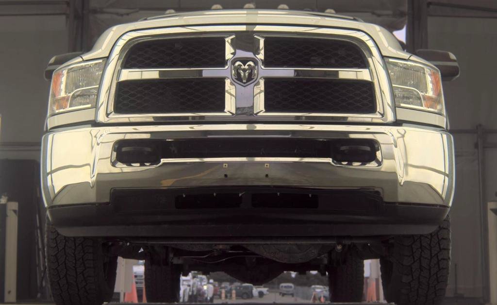 Used 2018 RAM 2500 Tradesman w/ Chrome Appearance Group AWD/4WD image 3