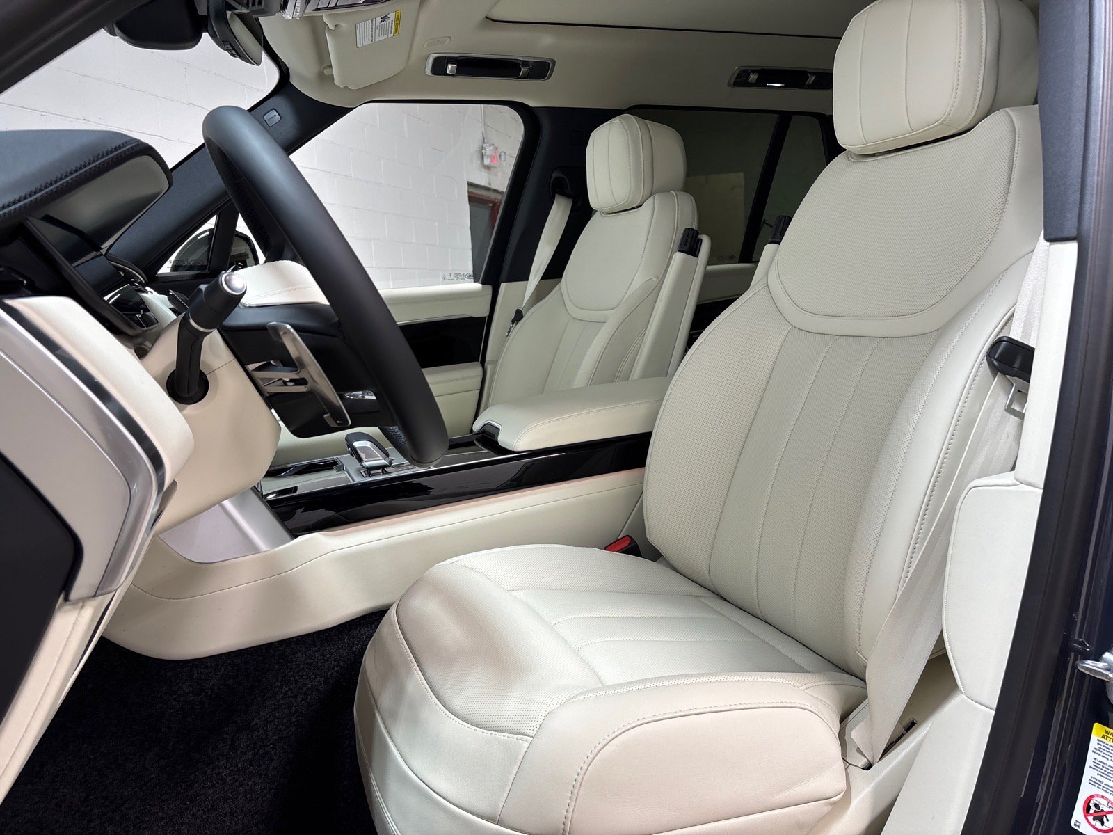 New 2026 Land Rover Range Rover SE AWD/4WD image 22