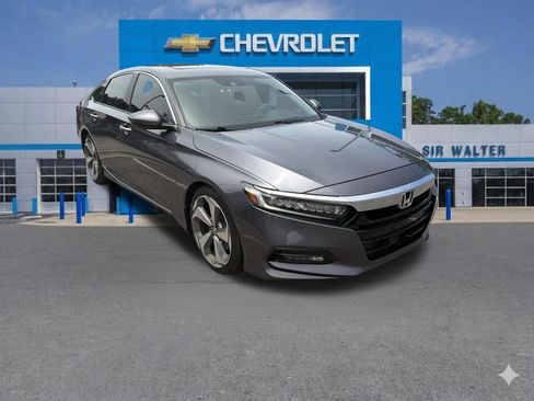 Used 2020 Honda Accord Touring image 2