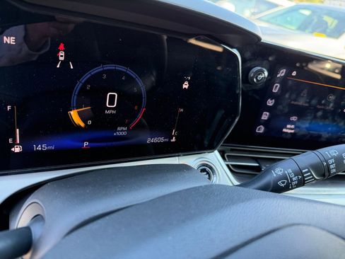 Used 2025 Chevrolet Trax LT image 38