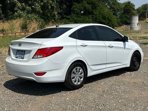 Used 2017 Hyundai Accent SE FWD image 9