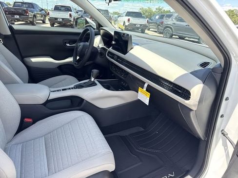 New 2027 Honda HR-V LX image 17