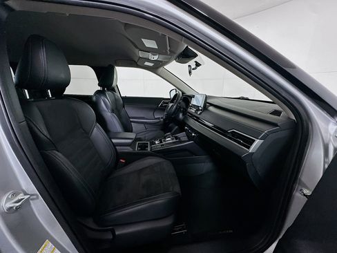 Used 2024 Mitsubishi Outlander SE image 33