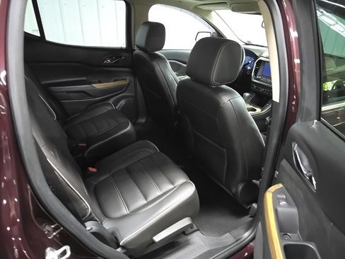 Used 2017 GMC Acadia Denali w/ Technology Package AWD/4WD image 18