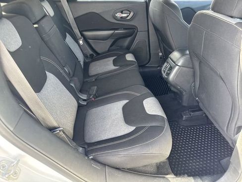 Used 2014 Jeep Cherokee Latitude w/ Comfort/Convenience Group image 21