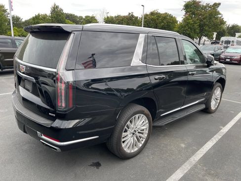 Used 2025 Cadillac Escalade Premium Luxury AWD/4WD image 2