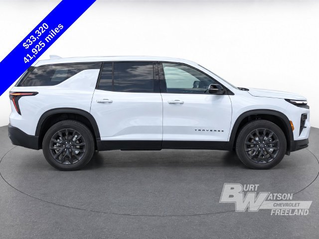 Used 2024 Chevrolet Traverse LS w/ Midnight/Sport Edition AWD/4WD image 10
