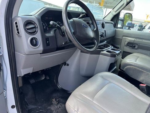 Used 2012 Ford E-150 and Econoline 150 Extended image 5