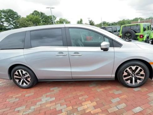 Certified 2025 Honda Odyssey EX-L image 2
