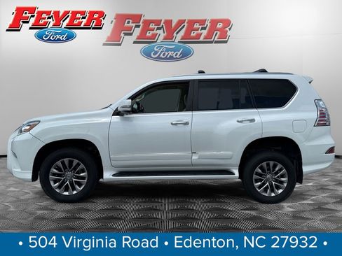Used 2017 Lexus GX 460 Luxury w/ Preferred Accessory Package AWD/4WD image 2