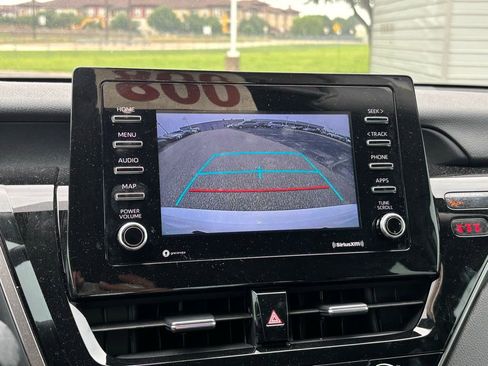 Used 2021 Toyota Camry SE FWD image 9