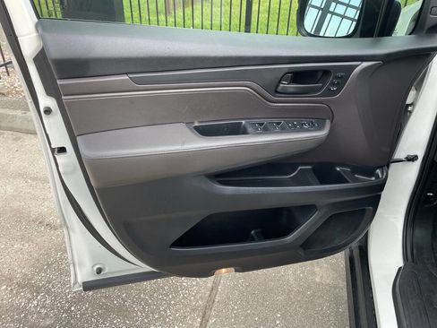Used 2018 Honda Odyssey EX-L image 12