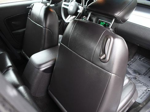 Used 2005 Ford Mustang GT Premium image 27