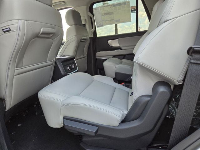 New 2026 Ford Expedition Active AWD/4WD image 6