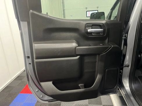 Used 2021 Chevrolet Silverado 1500 Custom AWD/4WD image 16