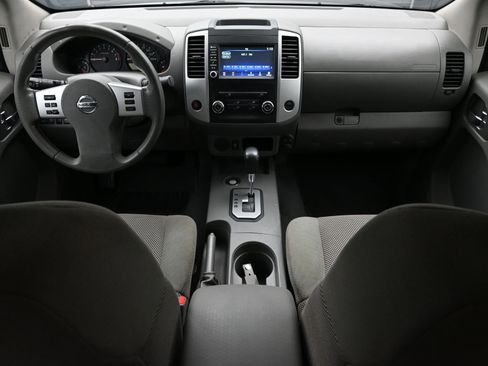 Used 2020 Nissan Frontier SV image 13