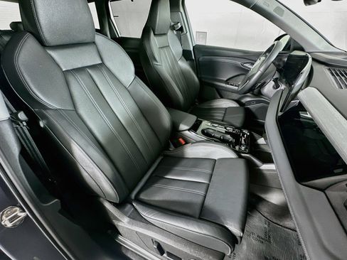 Used 2025 Audi Q6 e-tron Premium Plus w/ Premium Plus AWD/4WD image 8