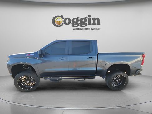 Used 2022 Chevrolet Silverado 1500 RST image 2