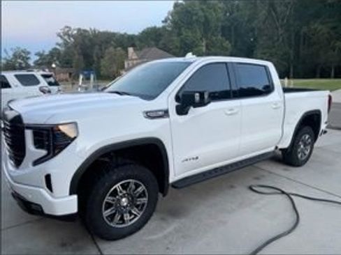 Used 2024 GMC Sierra 1500 AT4 w/ AT4 Premium Package image 1