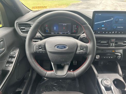 Used 2024 Ford Escape ST-Line w/ Tech Pack #1 AWD/4WD image 18