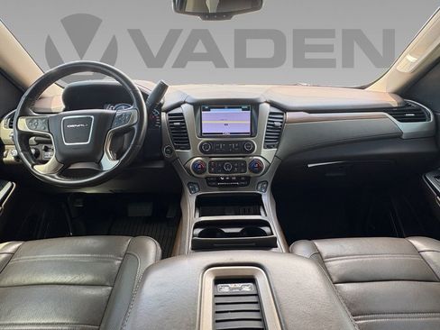 Used 2019 GMC Yukon Denali w/ Denali Ultimate Package AWD/4WD image 3