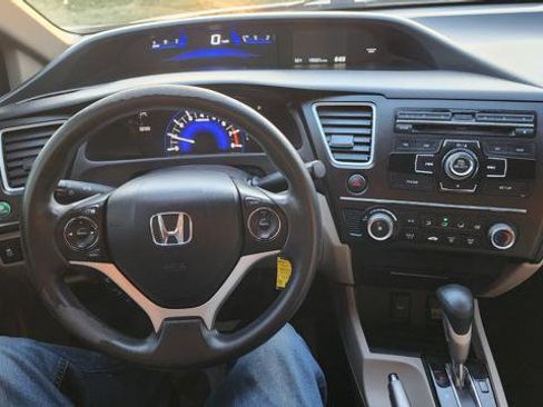 Used 2014 Honda Civic LX image 17