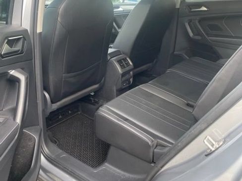 Used 2022 Volkswagen Tiguan SE FWD image 8