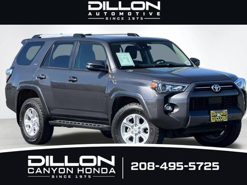 Used 2021 Toyota 4Runner SR5 Premium w/ Moonroof Package AWD/4WD image 32