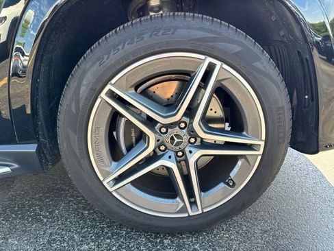 Used 2025 Mercedes-Benz GLS 450 4MATIC image 33