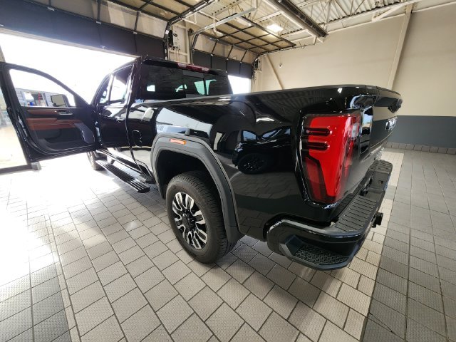 Used 2024 GMC Sierra 3500 Denali Ultimate AWD/4WD image 6