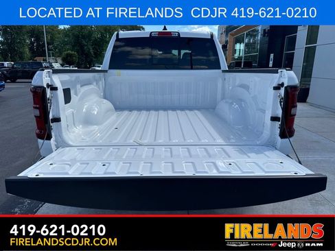 New 2026 RAM 1500 4x4 Crew Cab image 8