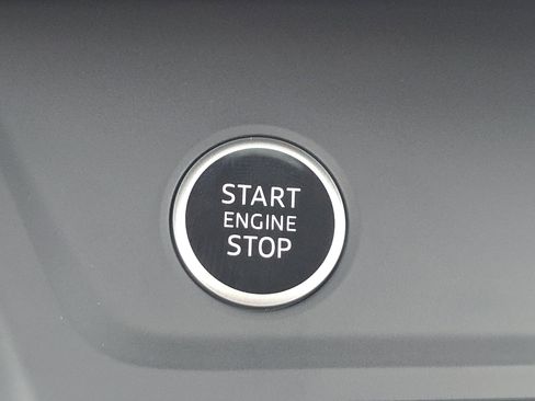 New 2025 Audi Q3 2.0T Premium image 25