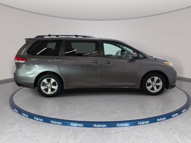 Used 2014 Toyota Sienna LE FWD image 5