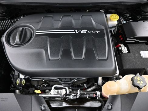 Used 2021 Jeep Cherokee Latitude Lux w/ Sun & Sound Group image 18