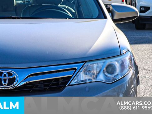 Used 2014 Toyota Camry LE image 15